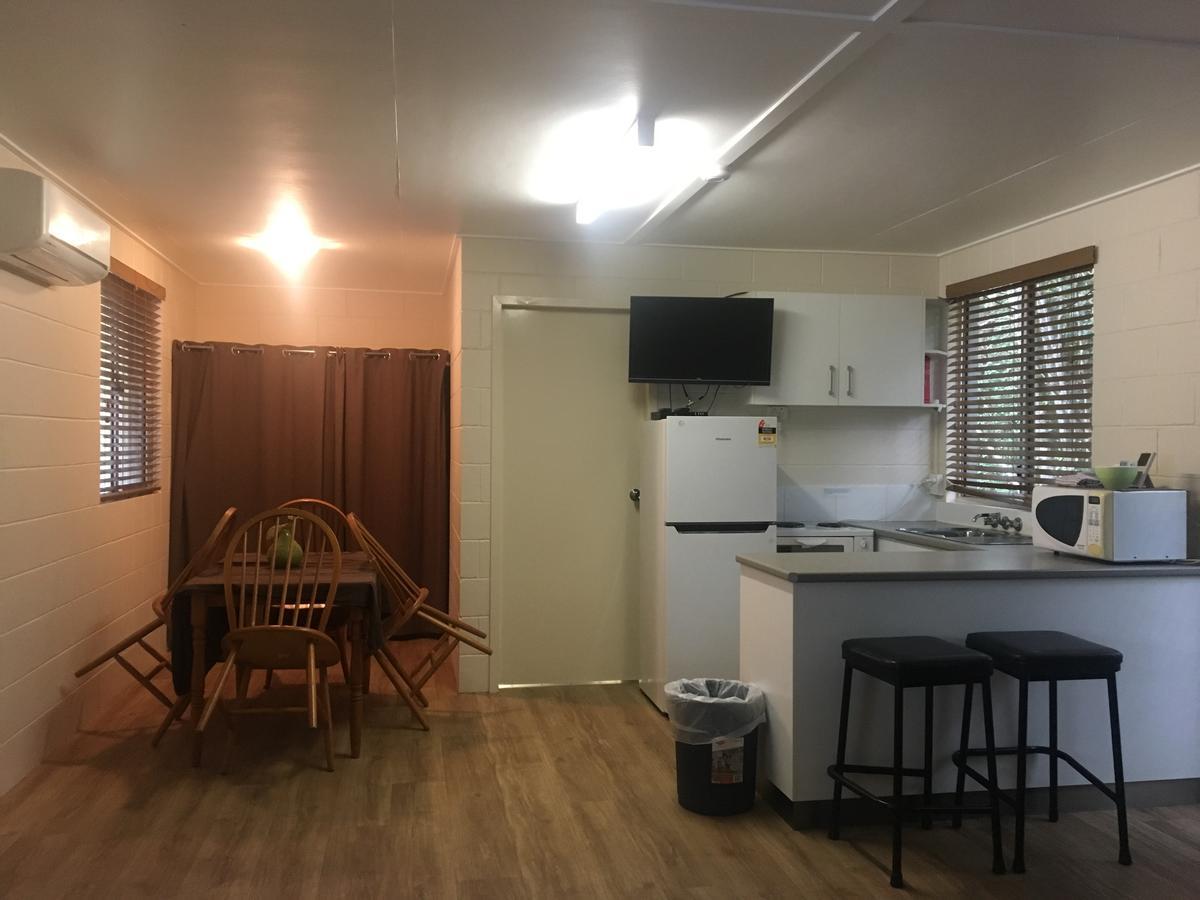 Mapleton Cabins & Caravan Park Екстер'єр фото